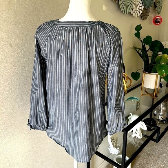 Wonder Nation Junior’s Grey and White stripes button front blouse, Size XXL (18) - Picture 2 of 8